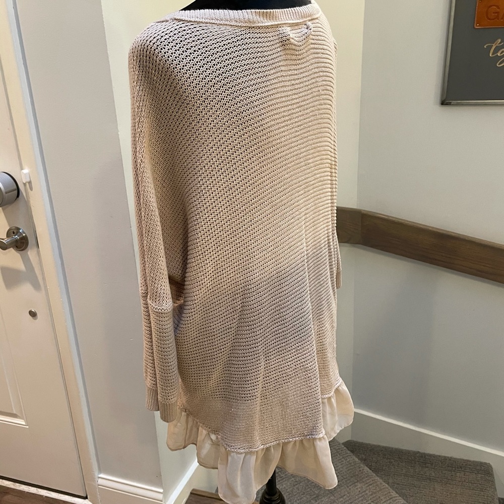 AE Taupe Ruffle Sweater 💗 - Picture 4 of 5